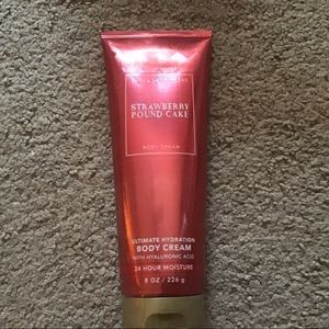 6/$25 | Strawberry Pound Cake Body Cream